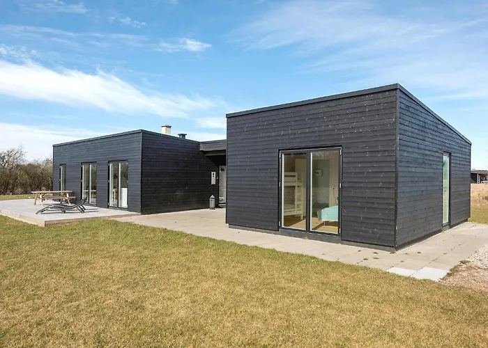 Vakantiehuis 3 Bedroom Beautiful In *